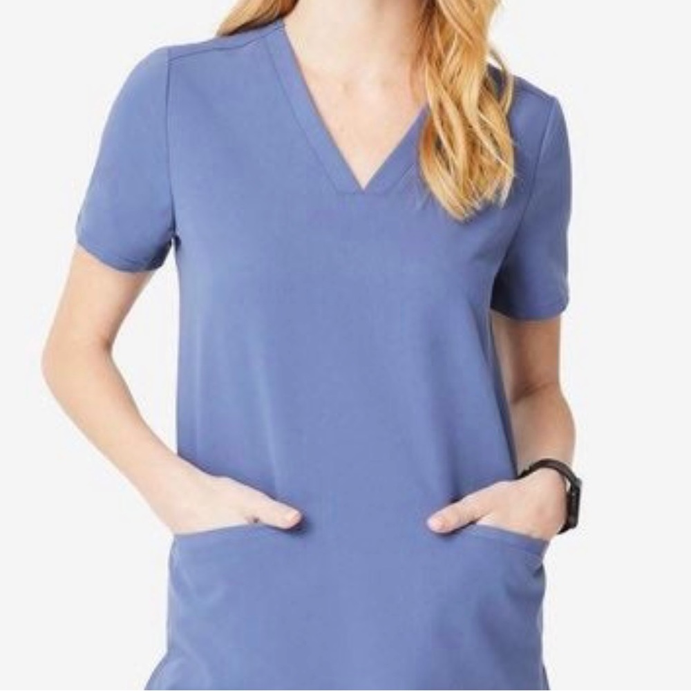 casma scrub top | big sky